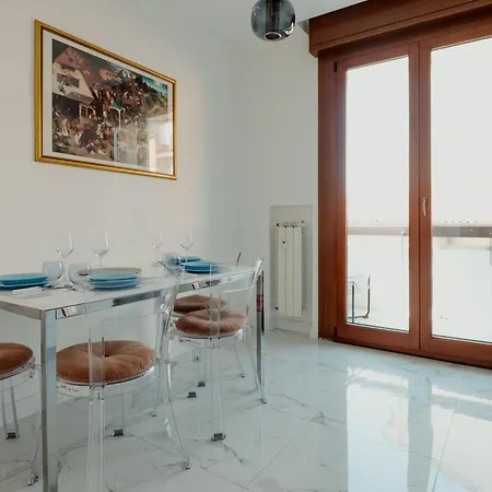 Apartment La Finestra Sulla Piazza *