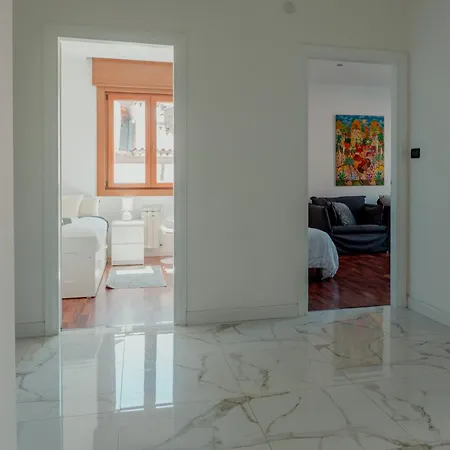 Apartment La Finestra Sulla Piazza *